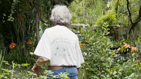 Dany protège son jardin devant notaire pendant 99 ans : « Je voyais le bulldozer rentrer, ça me réveillait la nuit ».